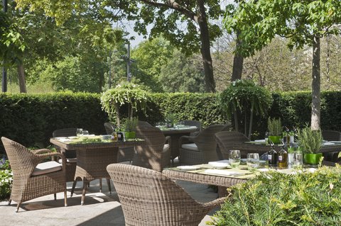 FOUR SEASONS HOTEL PARK LANE - Photo 17