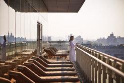  - Four Seasons Hotel Toronto