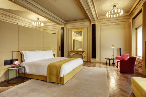 HOTEL CAFE ROYAL - Photo 25