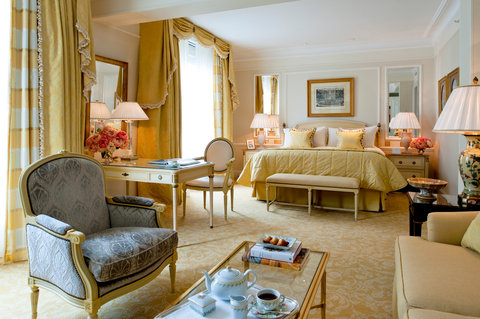 FOUR SEASONS HOTEL GEORGE V PARIS - Photo 53