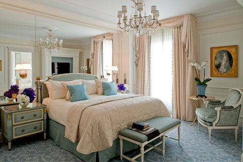 FOUR SEASONS HOTEL GEORGE V PARIS - Photo 11