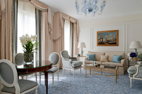 FOUR SEASONS HOTEL GEORGE V PARIS - Photo 15