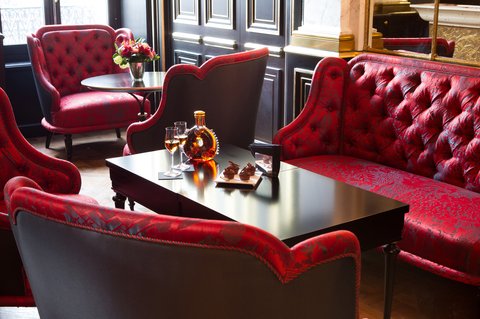 LA RESERVE PARIS HOTEL AND SPA - Photo 10