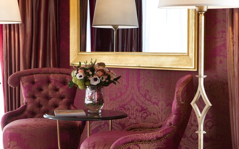 LA RESERVE PARIS HOTEL AND SPA - Photo 81