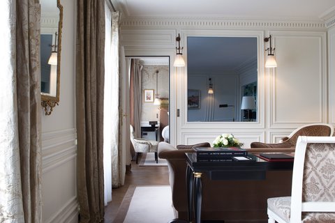 LA RESERVE PARIS HOTEL AND SPA - Photo 60