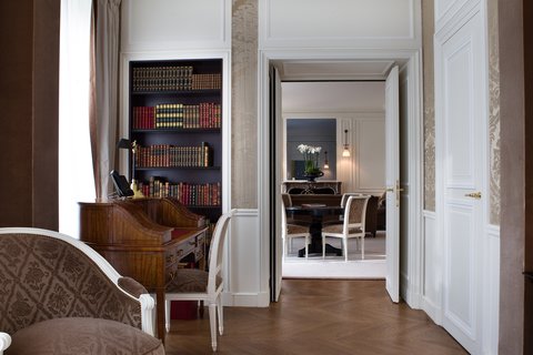 LA RESERVE PARIS HOTEL AND SPA - Photo 61