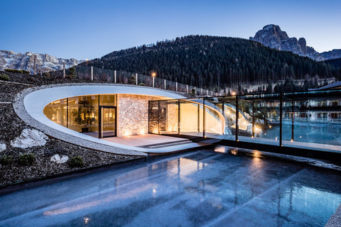 ALPENROYAL HOTEL - Photo 2