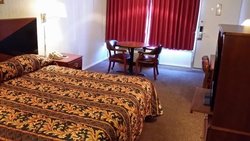  - Red Carpet Inn Hurstbourne Louisville - I-64, Exit 15