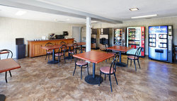  - Red Carpet Inn Hurstbourne Louisville - I-64, Exit 15