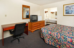  - Red Carpet Inn Hurstbourne Louisville - I-64, Exit 15