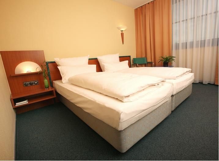 TRANSMAR TRAVEL HOTEL-guestroom-Double Comfort.jpg