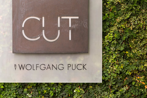 BEVERLY WILSHIRE - BEVERLY HILLS A FOUR SEASONS HOTEL - Photo 53