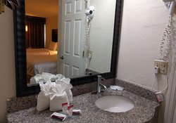  - Red Carpet Inn Fort Lauderdale Airport - I-95, Exit 25