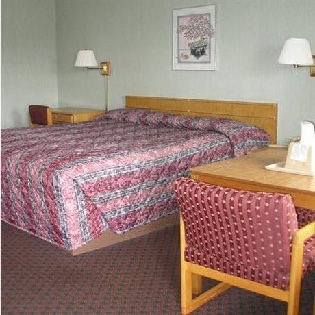 SCOTTISH INNS UNADILLA-guestroom-SGAUDKing.jpg