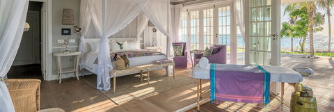 Master suite with spa bed
