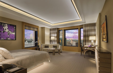 FOUR SEASONS HOTEL NEW YORK - Photo 13