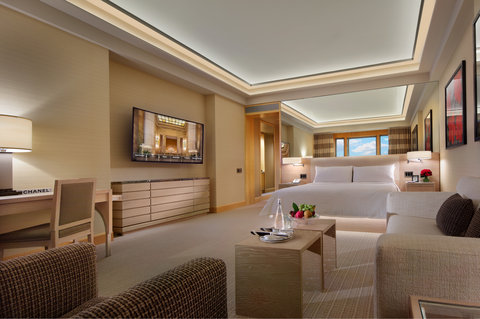 FOUR SEASONS HOTEL NEW YORK - Photo 8