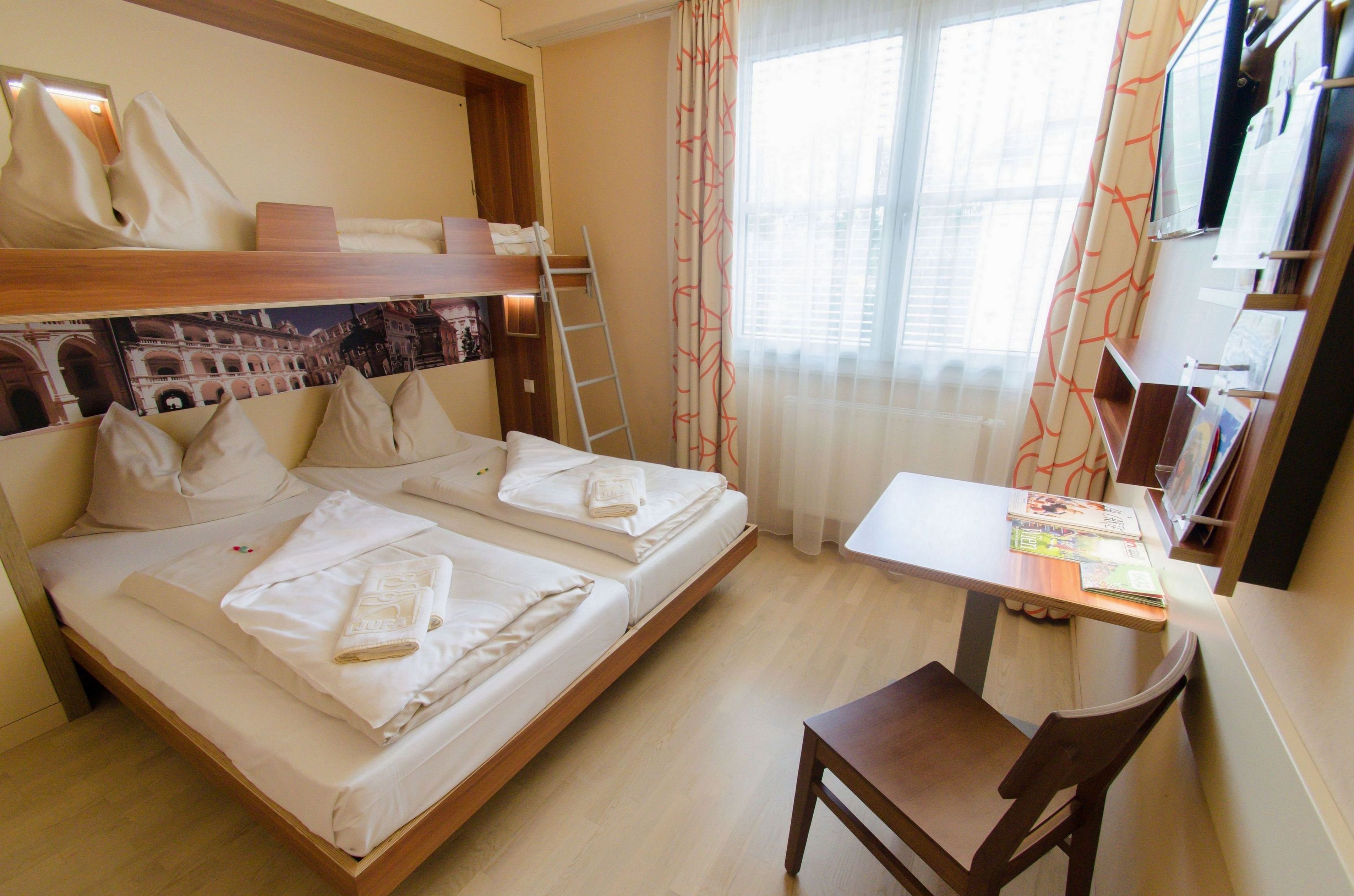 JUFA HOTEL GRAZ SUED-guestroom-Triple.jpg
