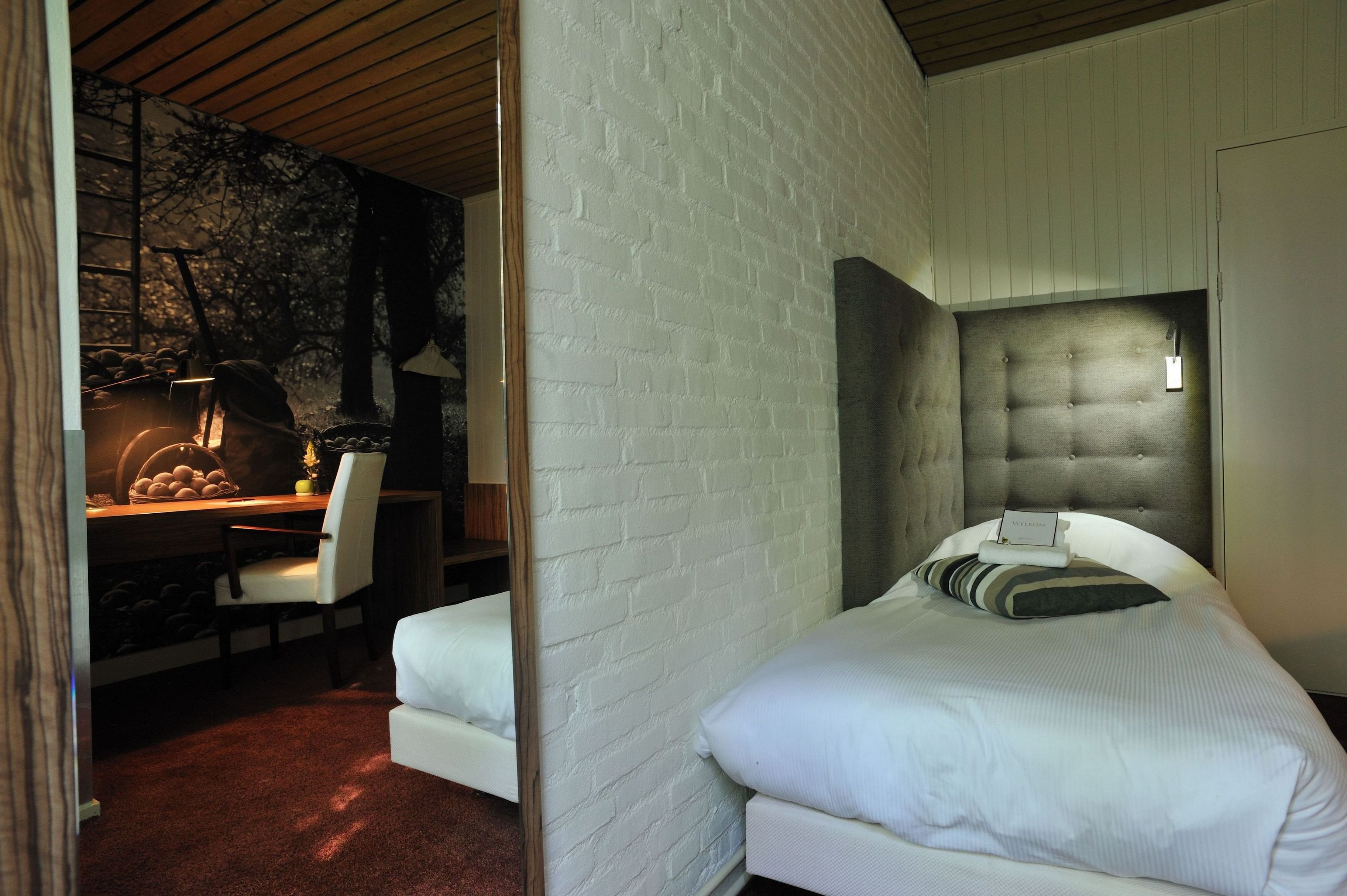 LANDGOED HUIZE BERGEN-guestroom-Single room.jpg