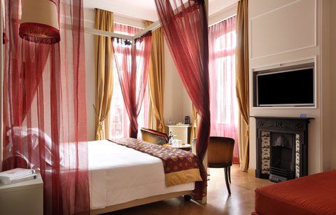 CHATEAU MONFORT - Photo 15