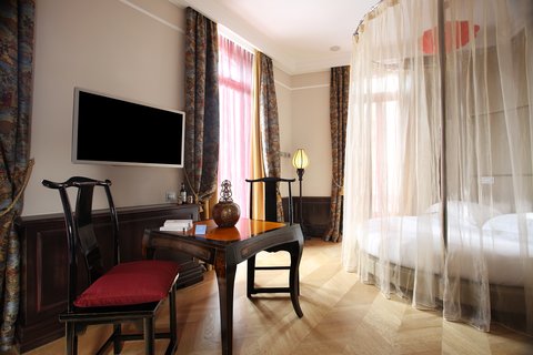 CHATEAU MONFORT - Photo 17
