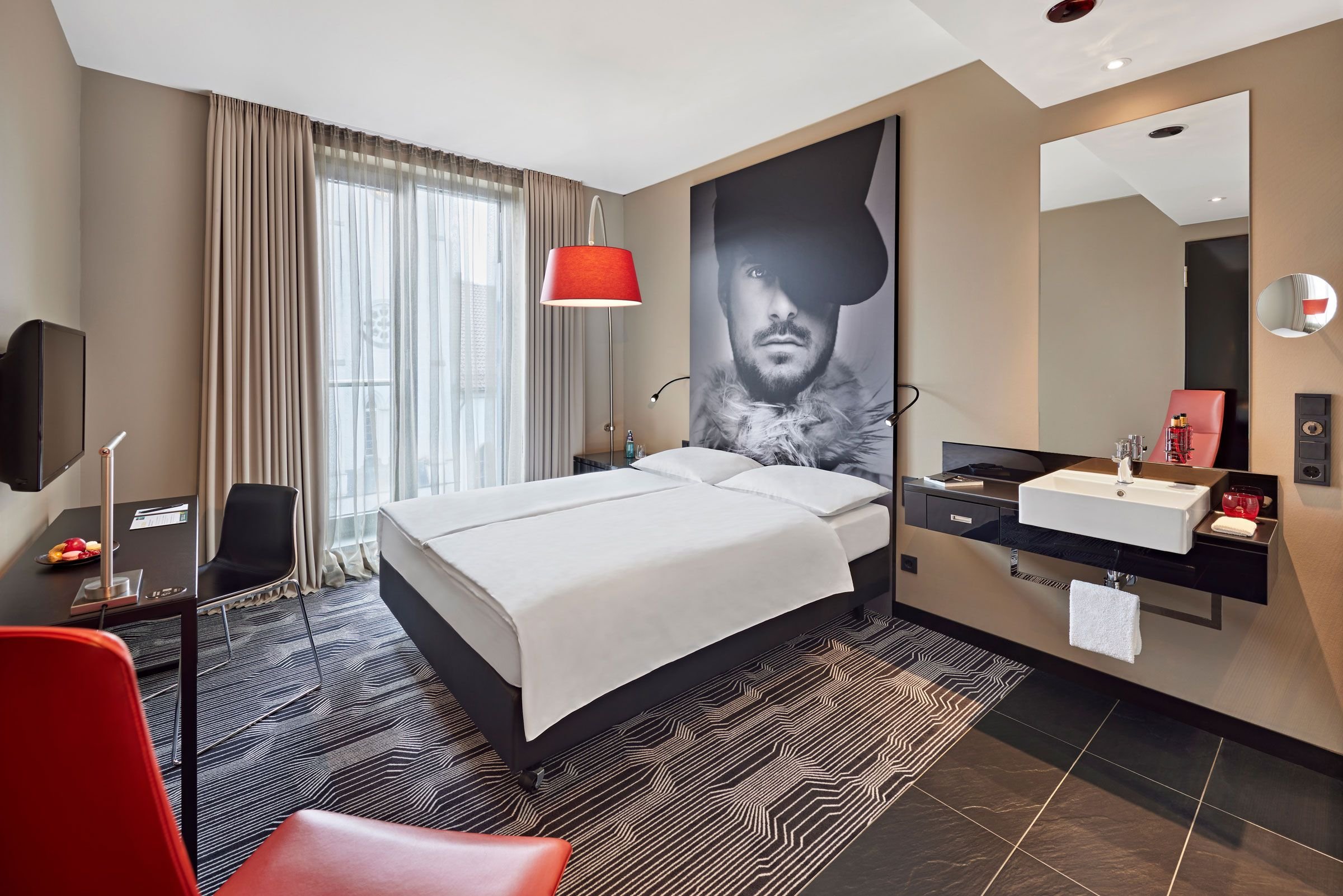LEGERE HOTEL TUTTLINGEN-guestroom-Standard Queen Room.jpg