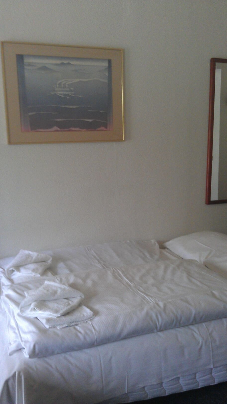 HOTEL MEDIO-guestroom-Double room.jpg