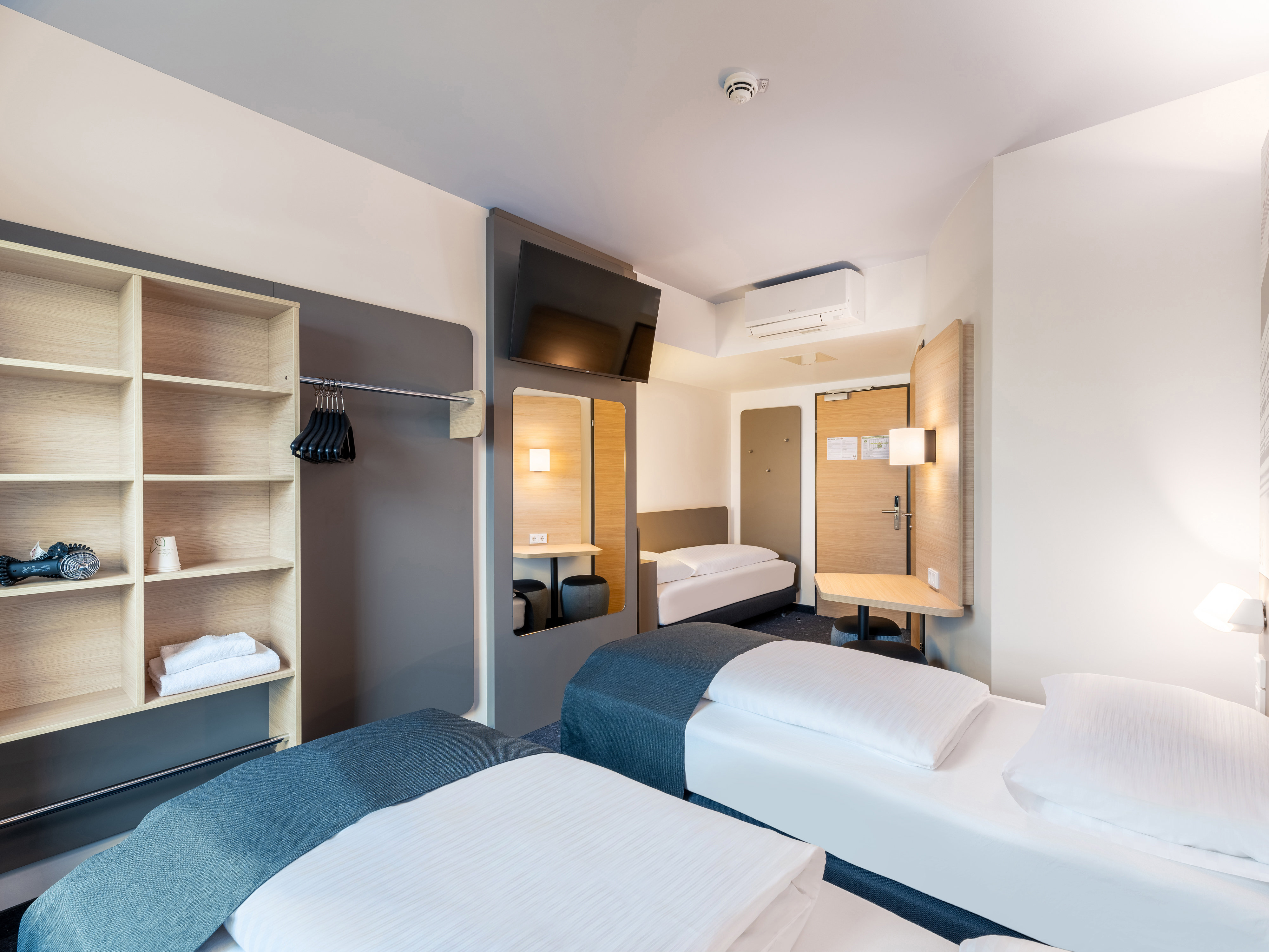 B&B HOTEL ST. POLTEN-guestroom-GUEST ROOM.jpg
