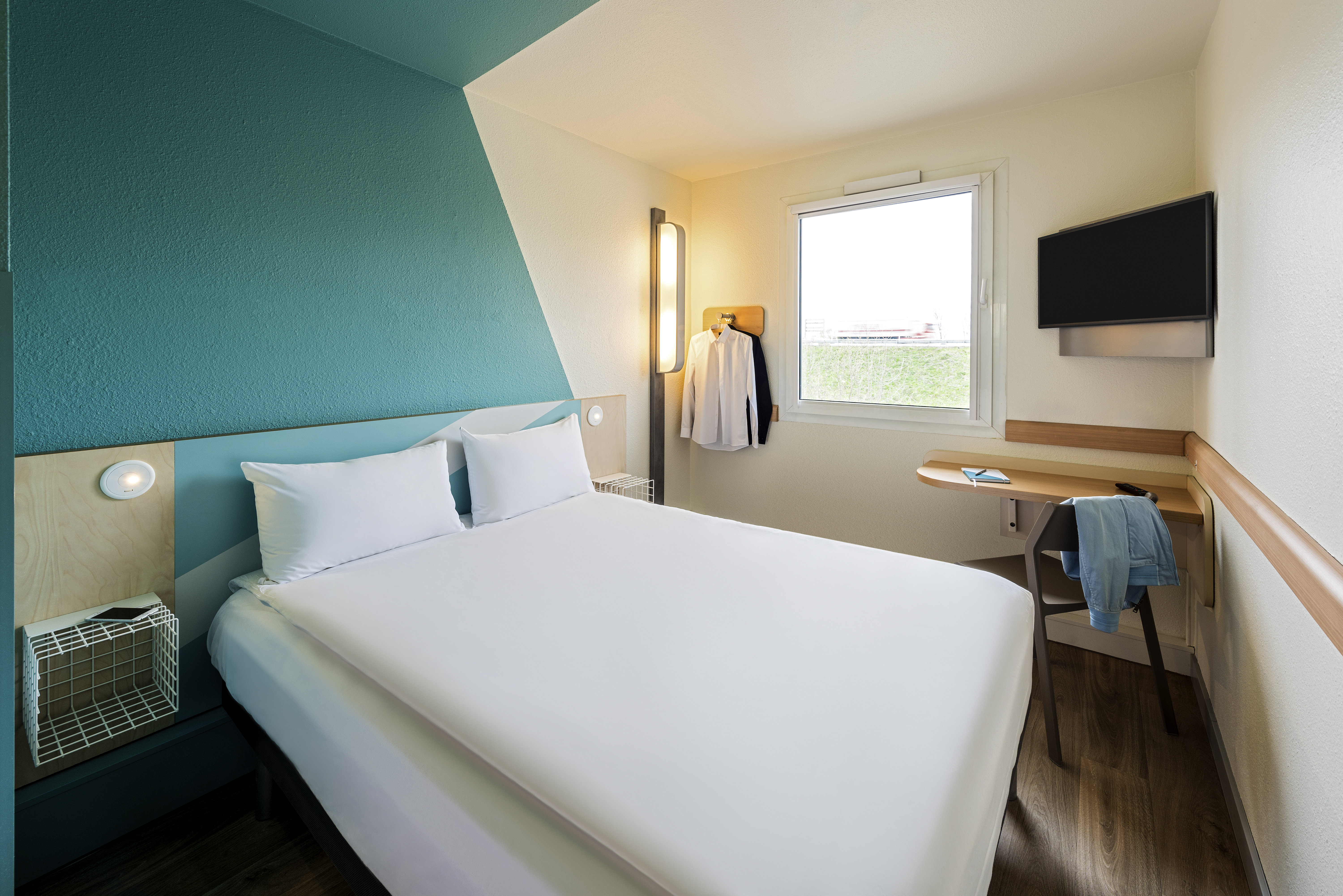 B&B HOTEL REGENSBURG-OST-guestroom-GUEST ROOM.jpg