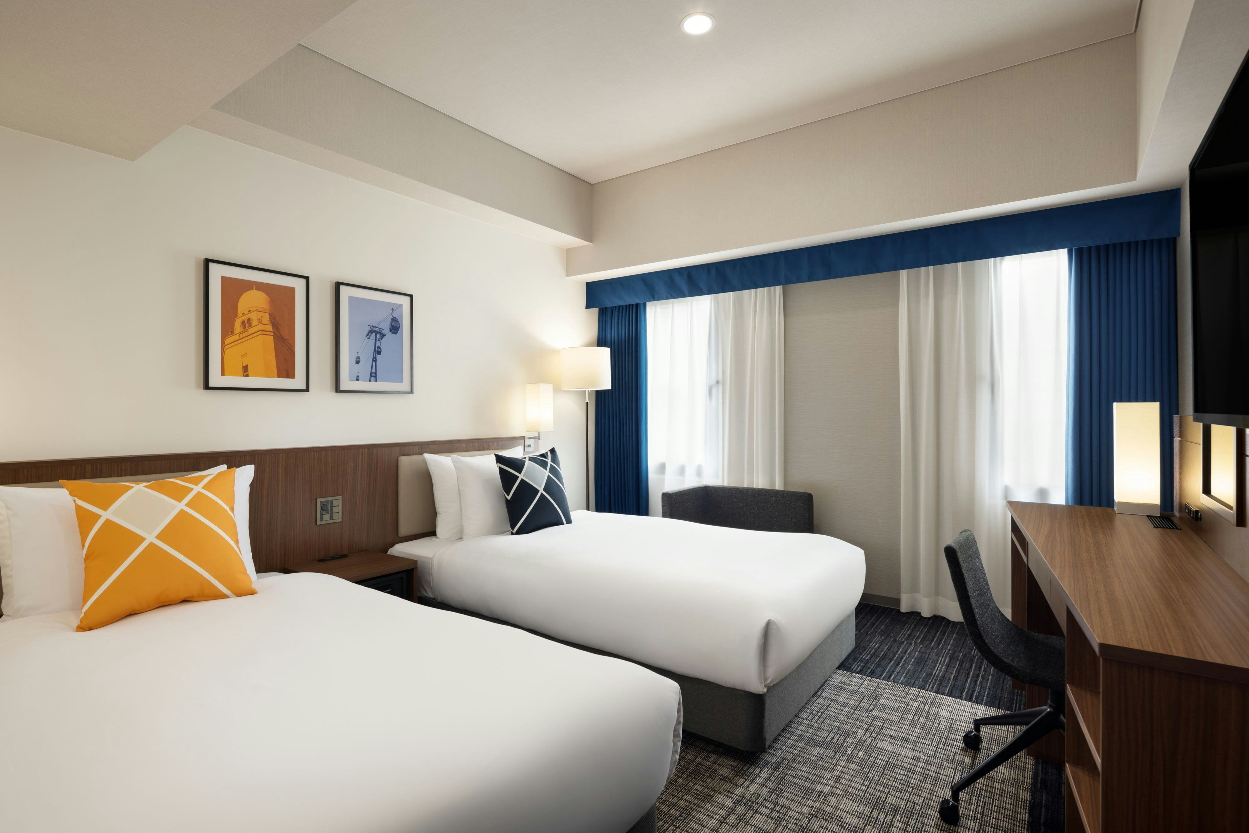 Four Points Flex by Sheraton Yokohama West-guestroom-Twin Room.jpg
