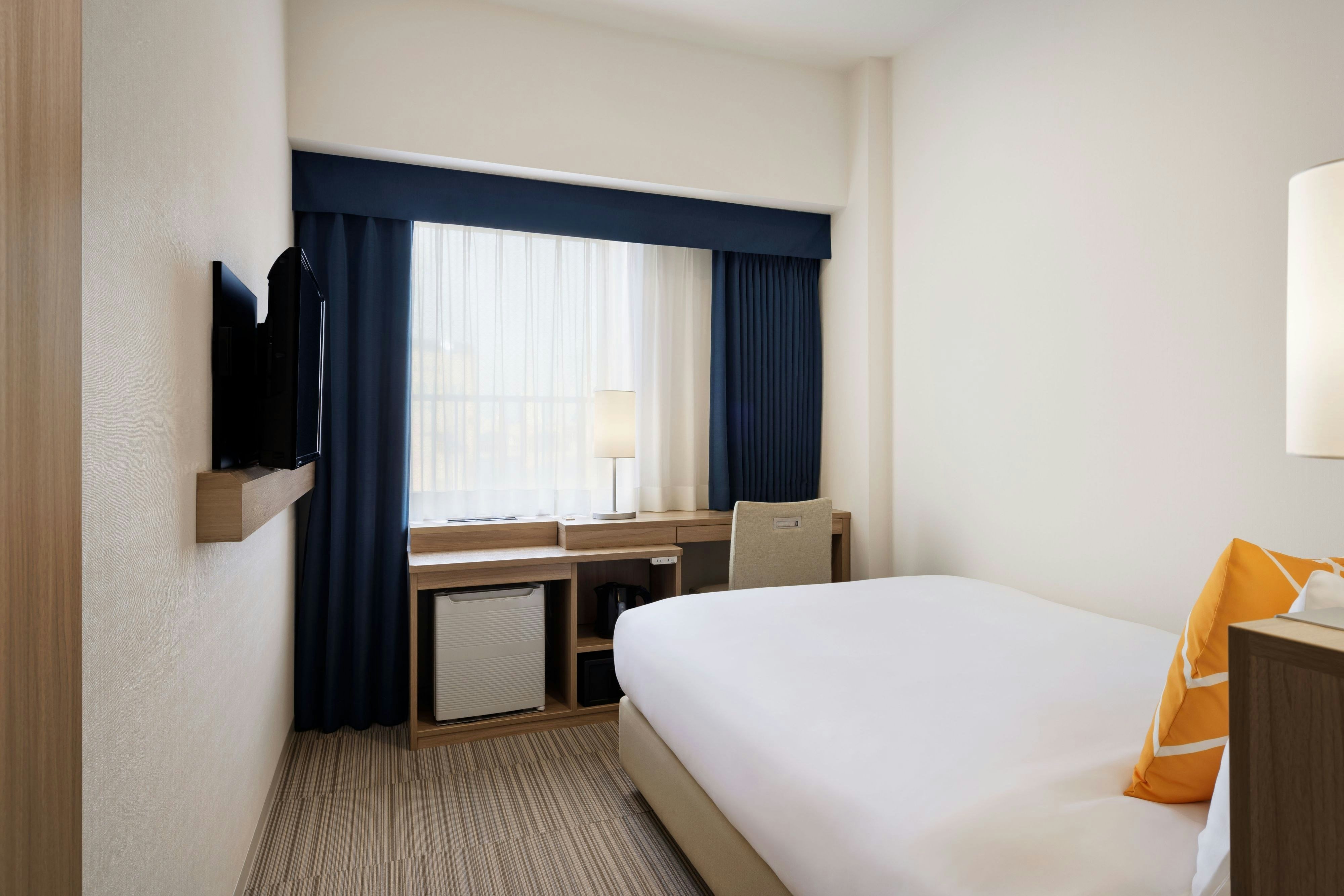Four Points Flex By Sheraton Kobe Sannomiya-guestroom-Single Room.jpg