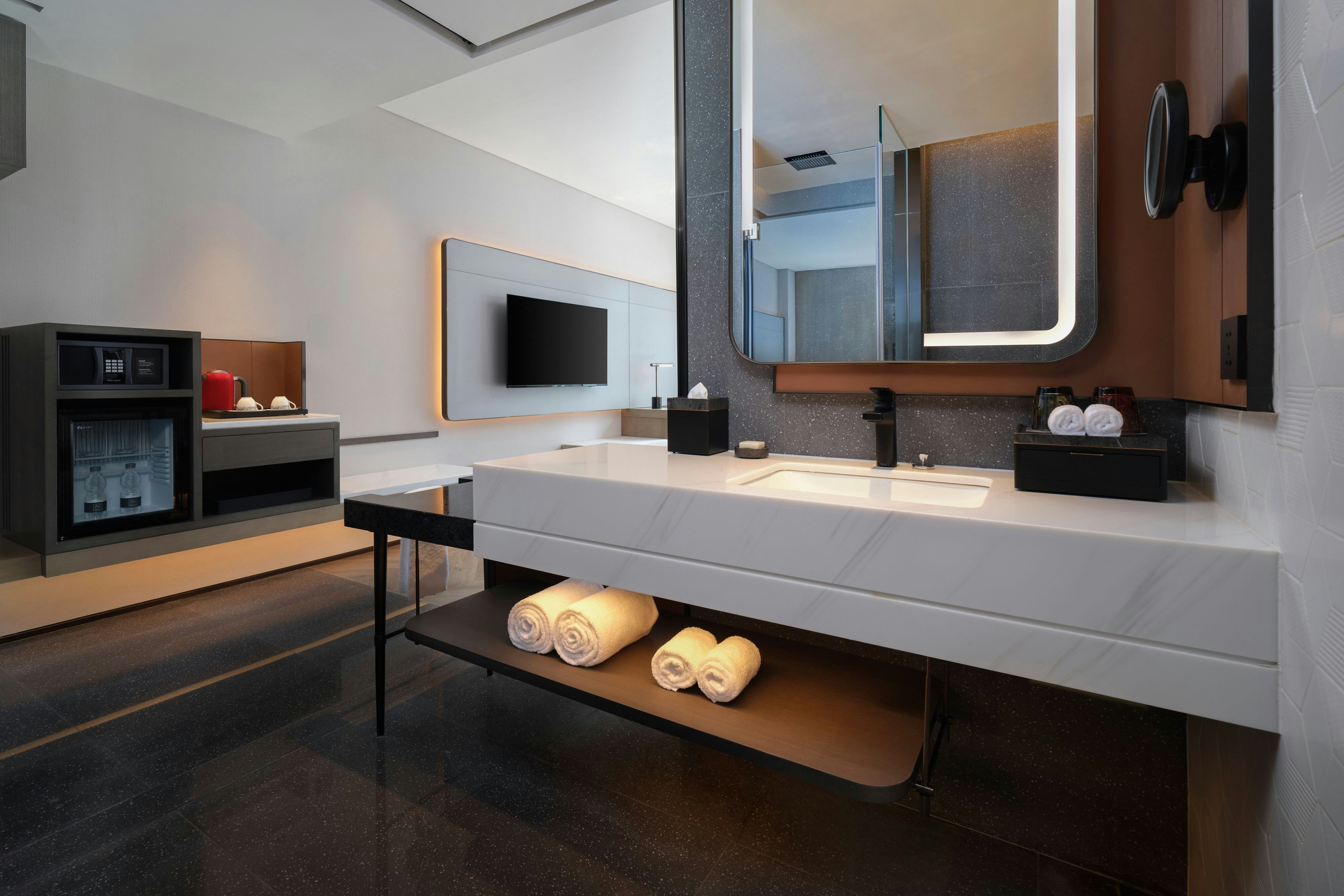 AC Hotels by Marriott Chengdu North-guestroom-Guest Bathroom.jpg