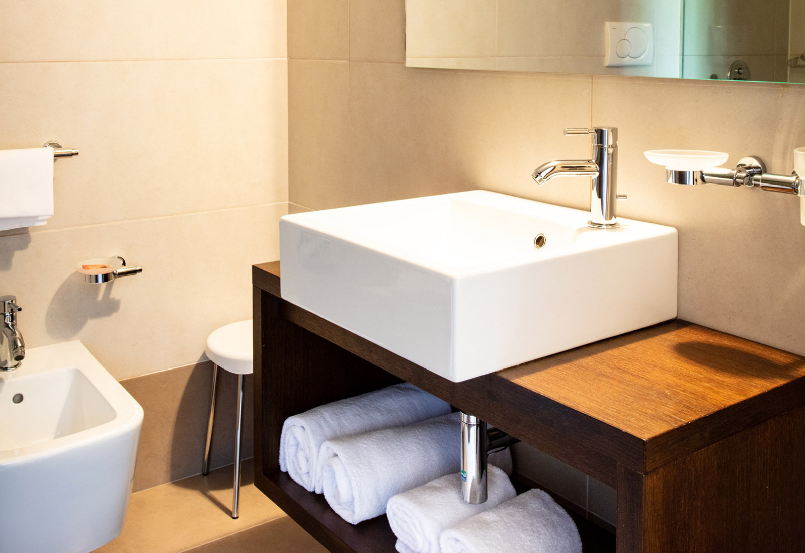 SWEET HOTEL-guestroom-Bathroom Sweet Single Room Sweet Hotel Schiavon Vicenza.jpg