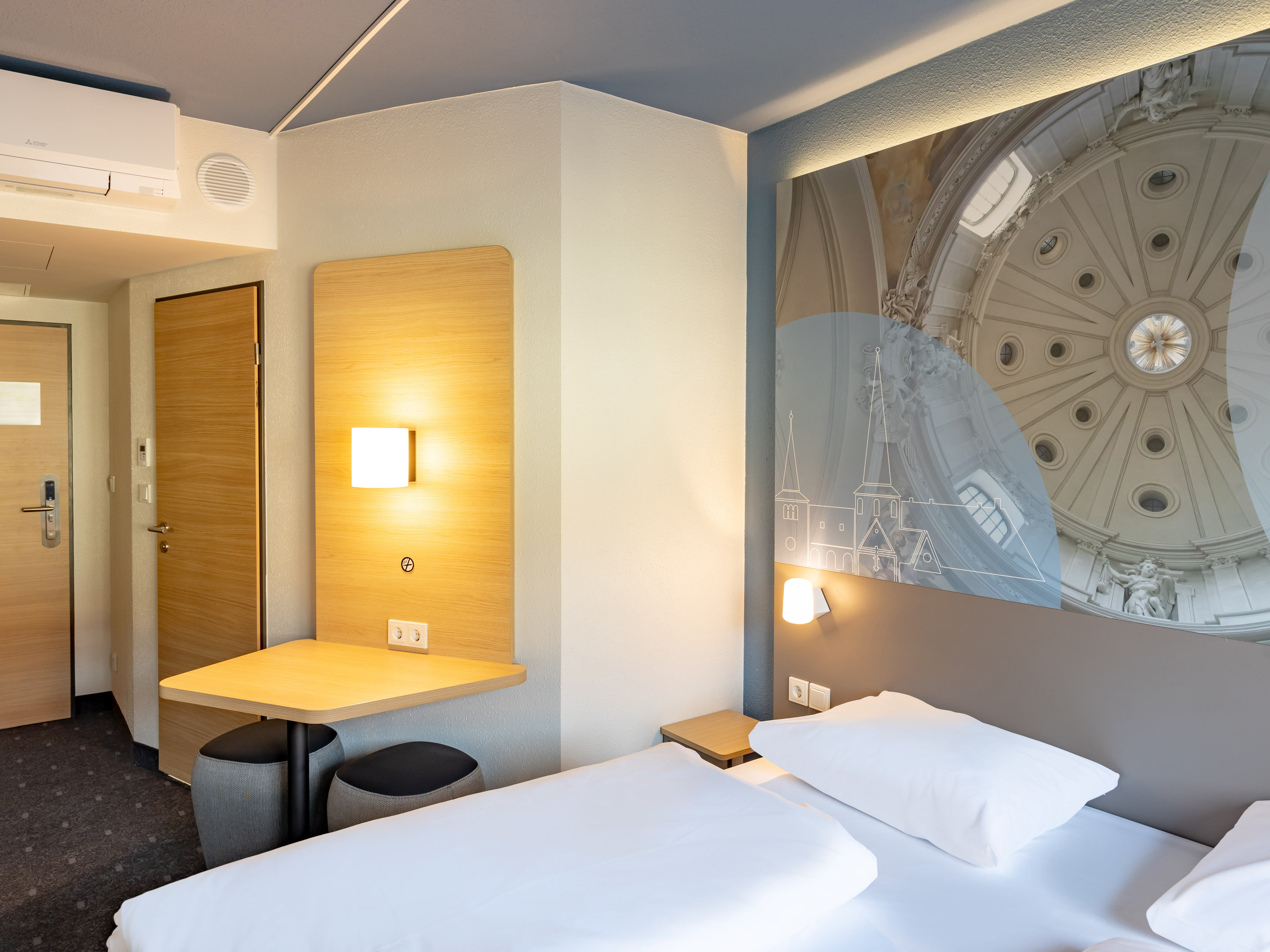 B&B HOTEL FULDA-HBF-guestroom-GUEST ROOM.jpg