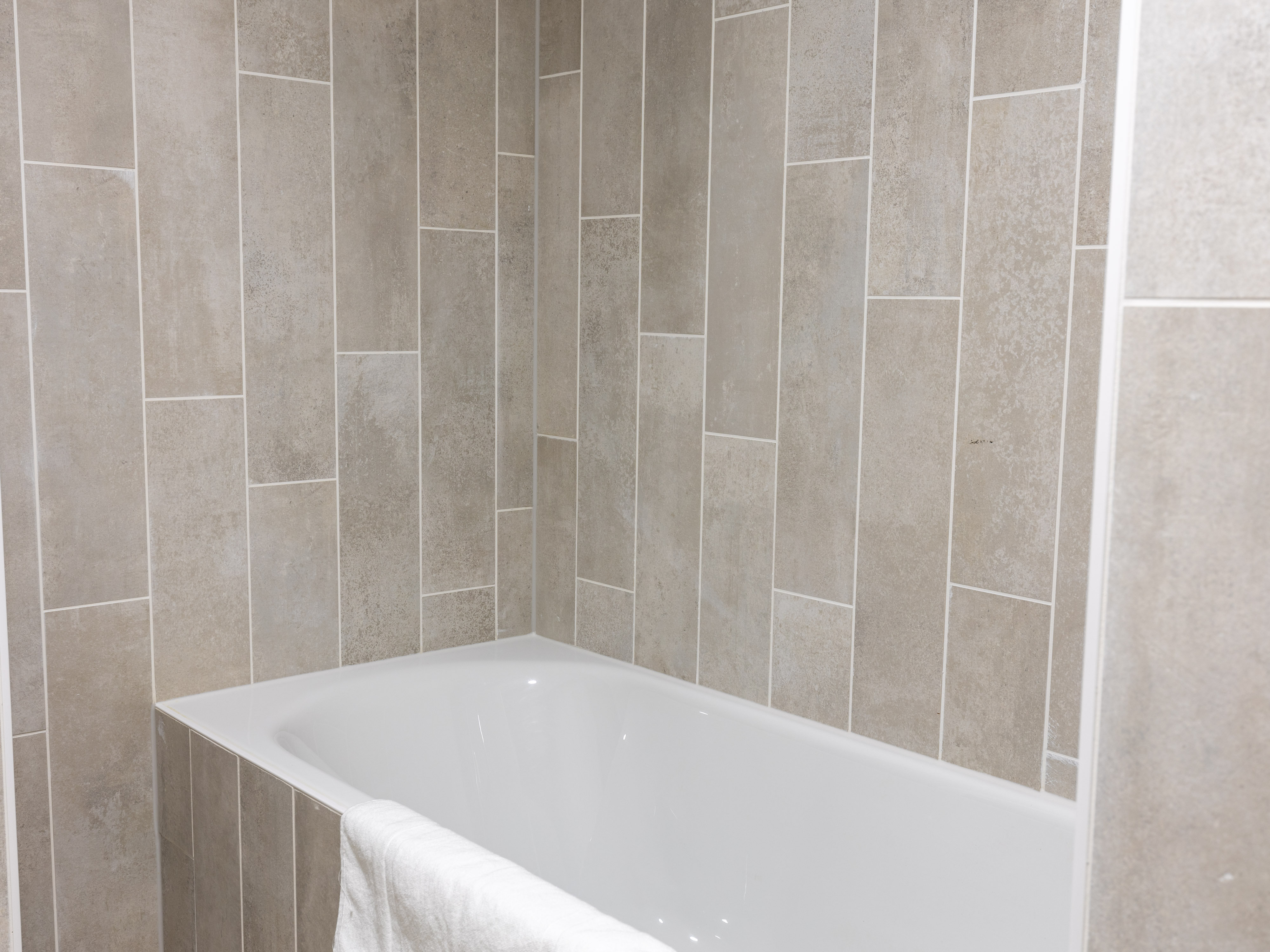 B&B HOTEL FULDA-HBF-guestroom-Hotel Fulda Apartment Bathroom.jpg