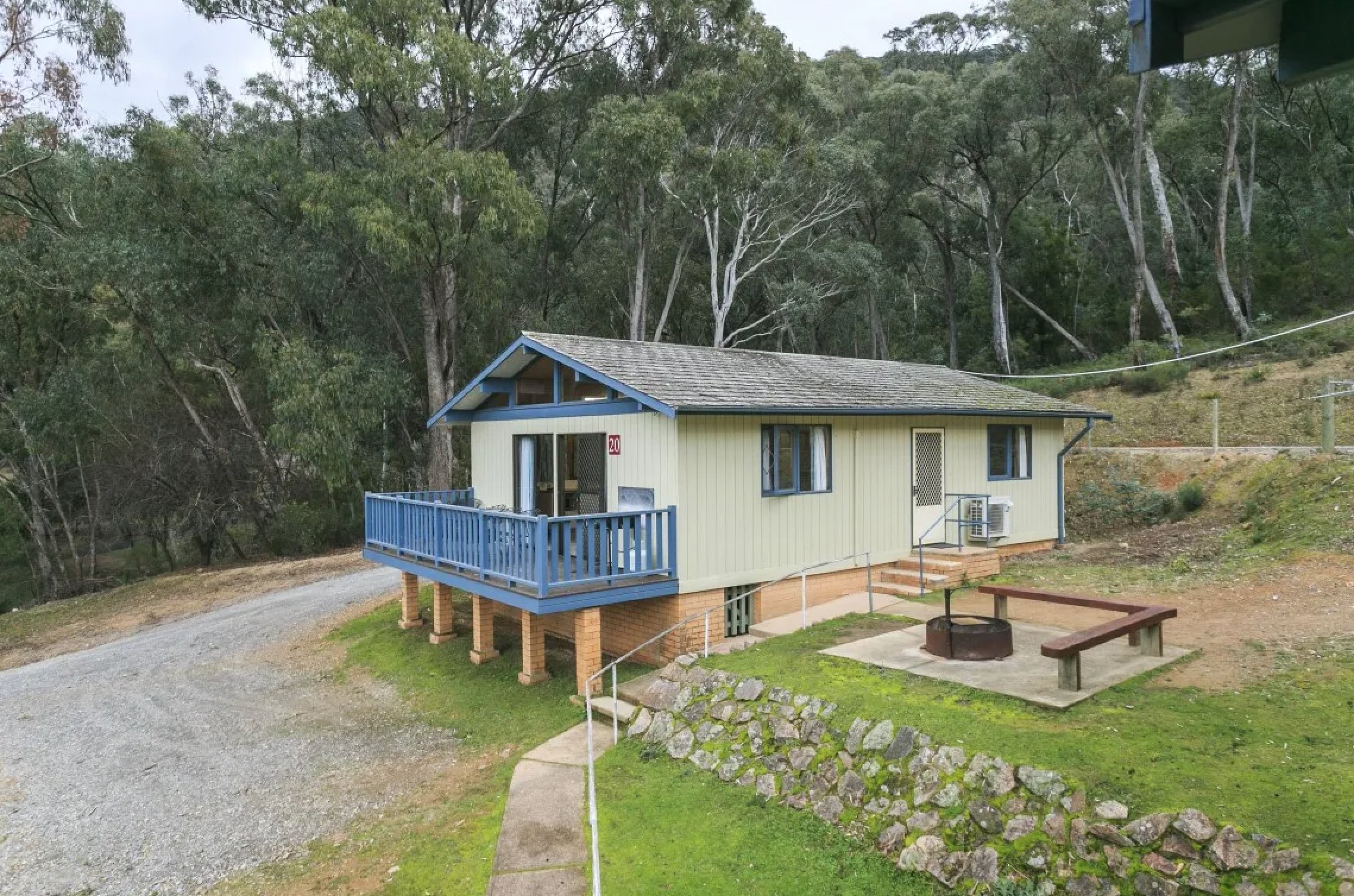 REFLECTIONS BURRINJUCK WATERS-guestroom-BU Deluxe Cabin Sleeps Six Exterior.jpg