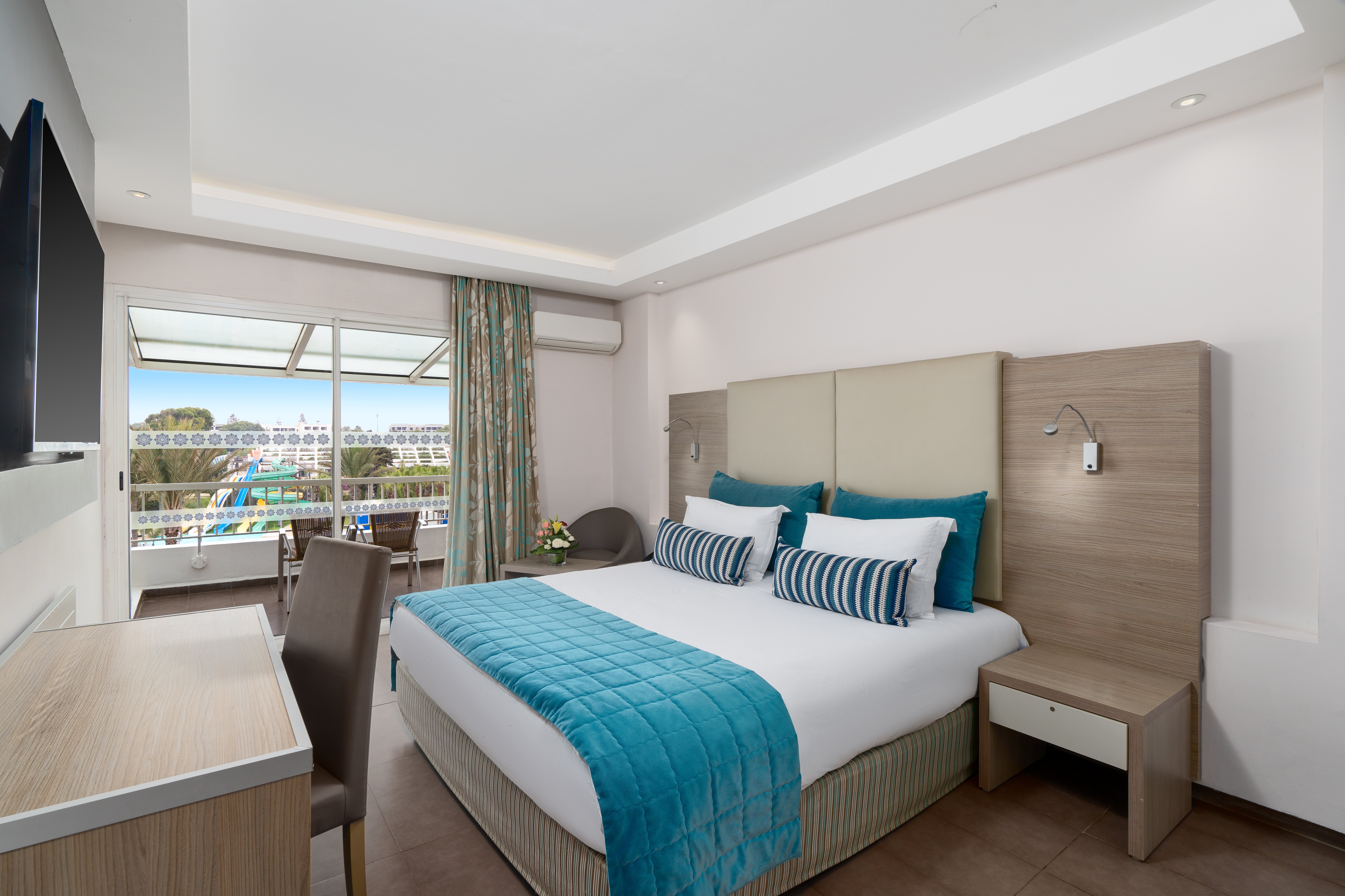 Amadil Ocean Club-guestroom-Std Double Piscine.jpg