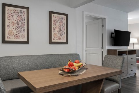 One Bedroom Dining Dolphins Cove Cw Wbw Br