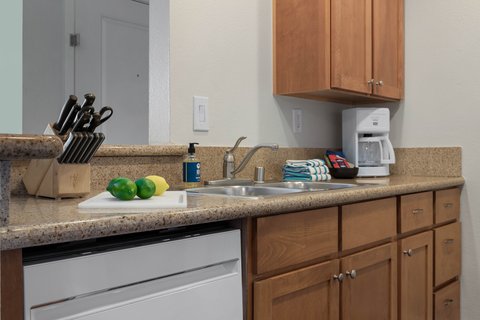 One Bedroom Kitchen Dolphins Cove Cw Wbw B