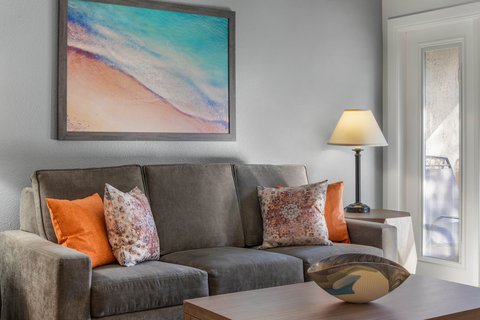 Two Bedroom Living Dolphins Cove Cw Wbw Br Br Dlx In