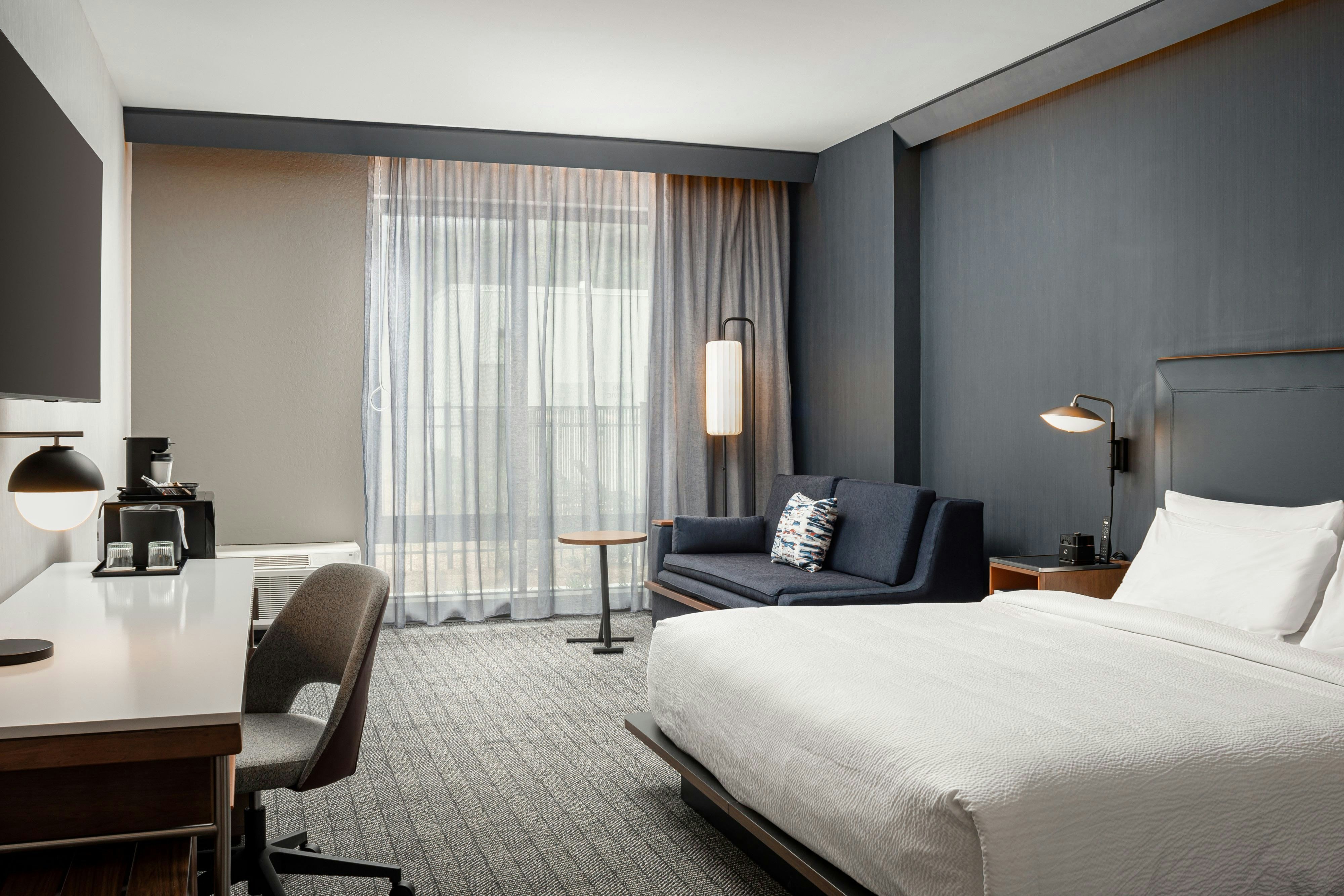 Courtyard by Marriott Cleveland TN-guestroom-King Guest Room.jpg