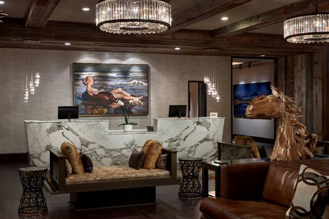 Lobby - Front Desk