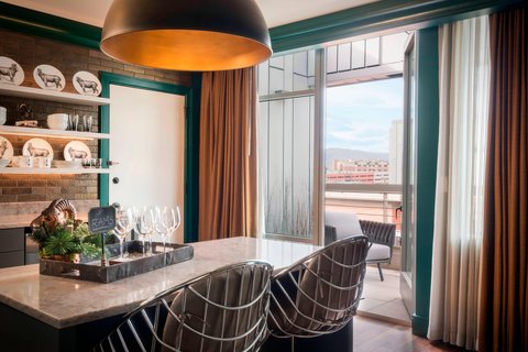 THE ELIZABETH HOTEL - Photo 15