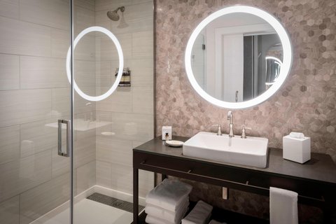THE ELIZABETH HOTEL - Photo 24