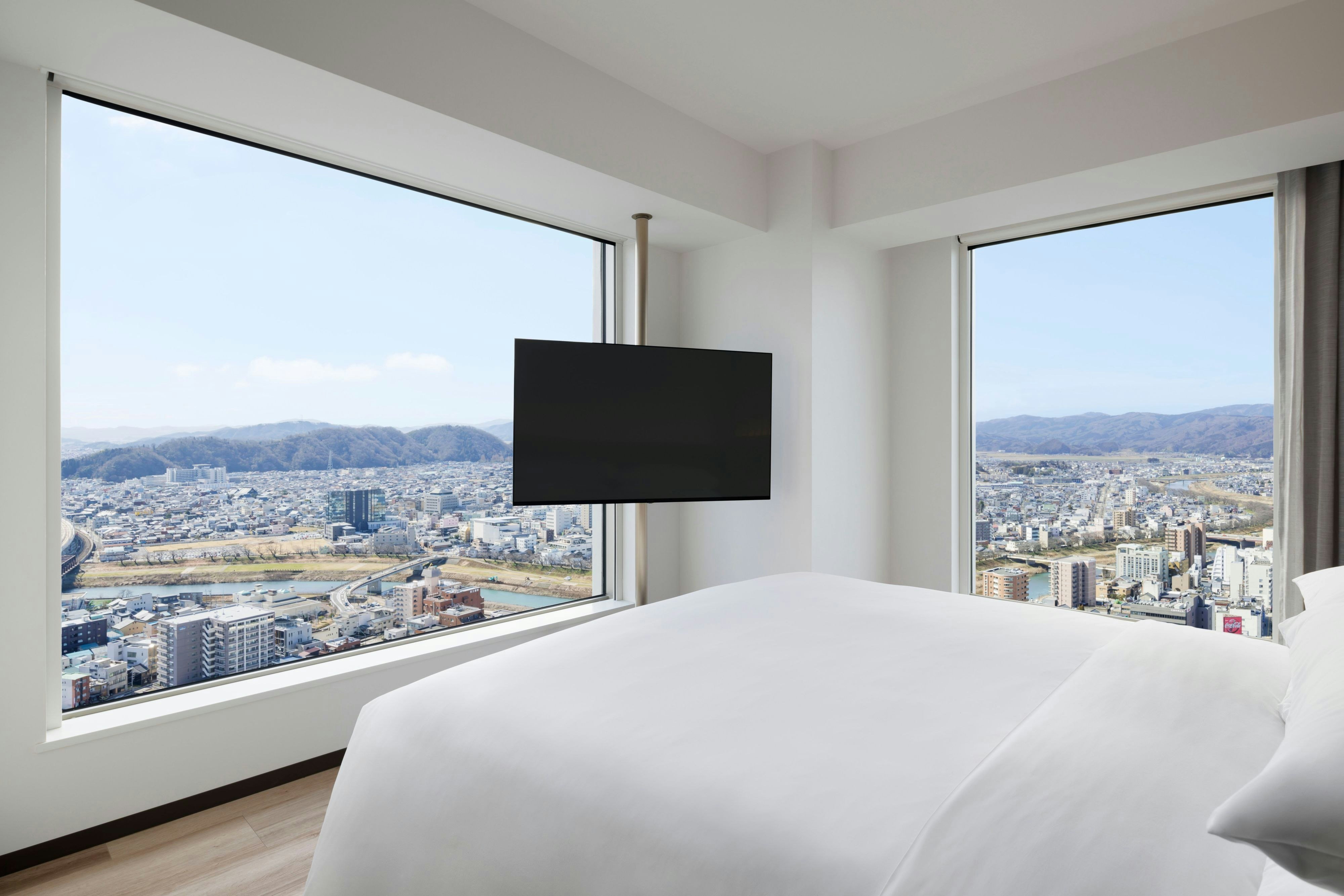 Courtyard by Marriott Fukui-guestroom-Suite.jpg