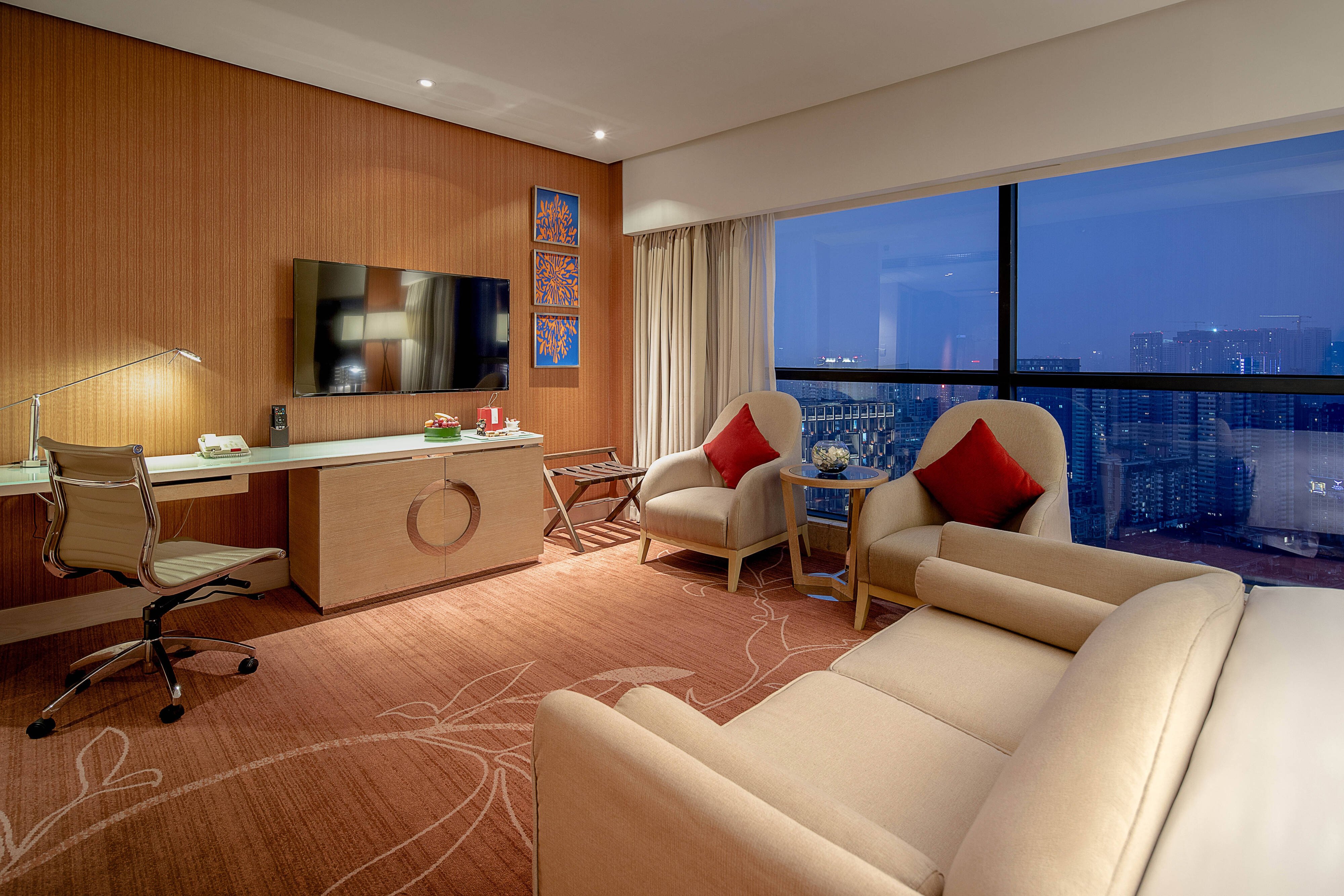 Renaissance Chengdu Hotel-guestroom-Grand Club - Living Room.jpg