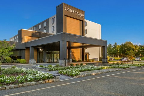Courtyard Mt Arlington Front Entrance