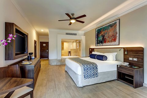 Luxury Junior Jacuzzi Suite