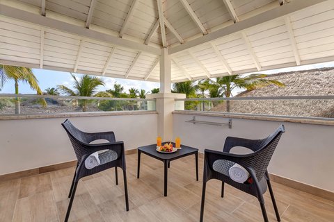 Luxury Junior Jacuzzi Suite - Private Terrace