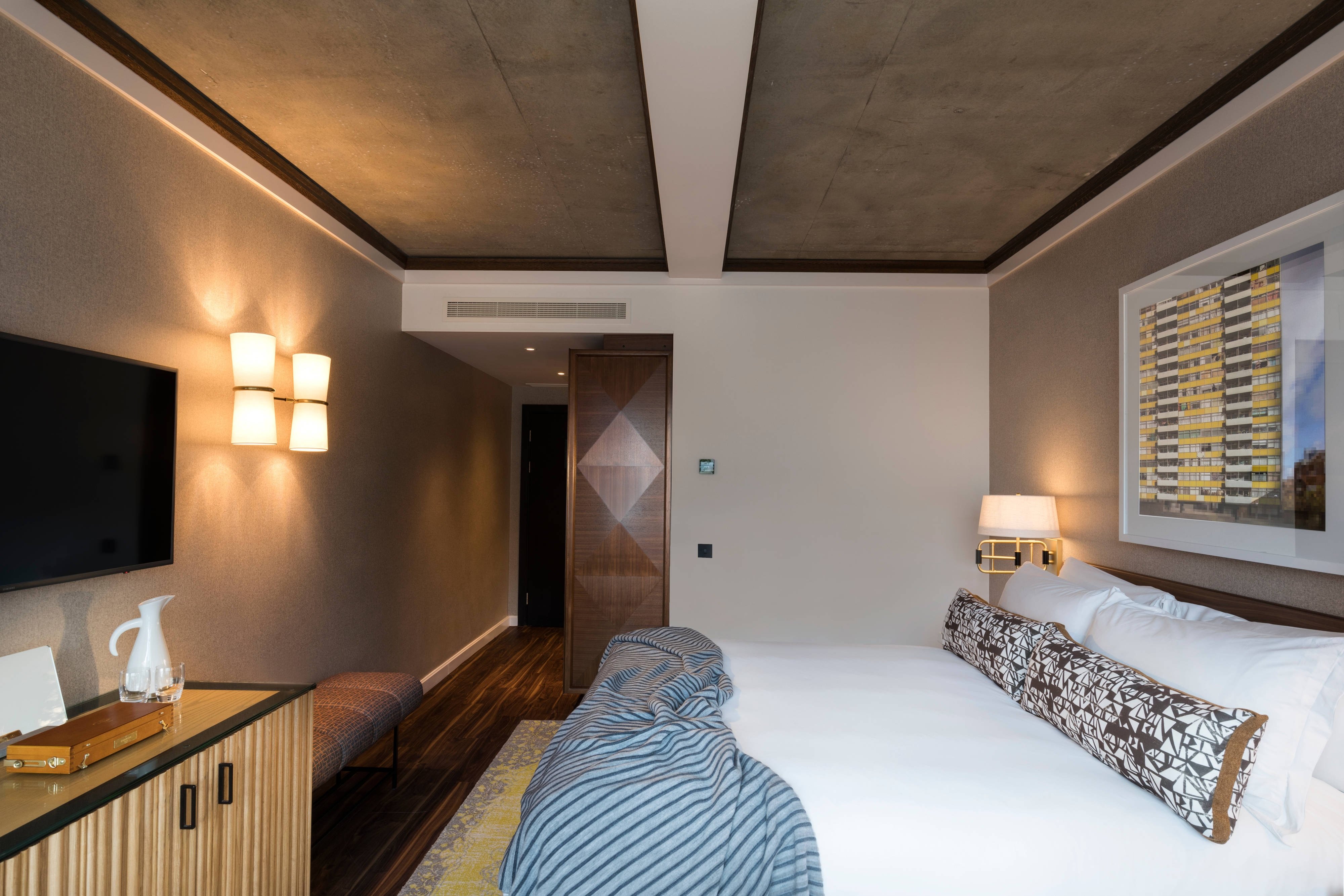 Bankside Hotel Autograph Collection-guestroom-Modest Queen Guest Room.jpg